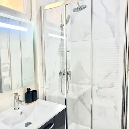Superbe Loft Avec Belle Cour Privee Appartement Parijs